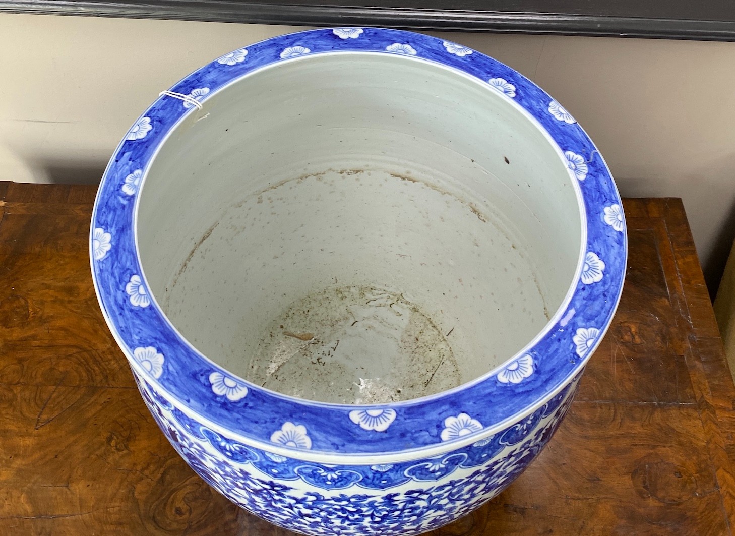 A 20th century Chinese blue and white jardiniere, diameter 42cm, height 38cm